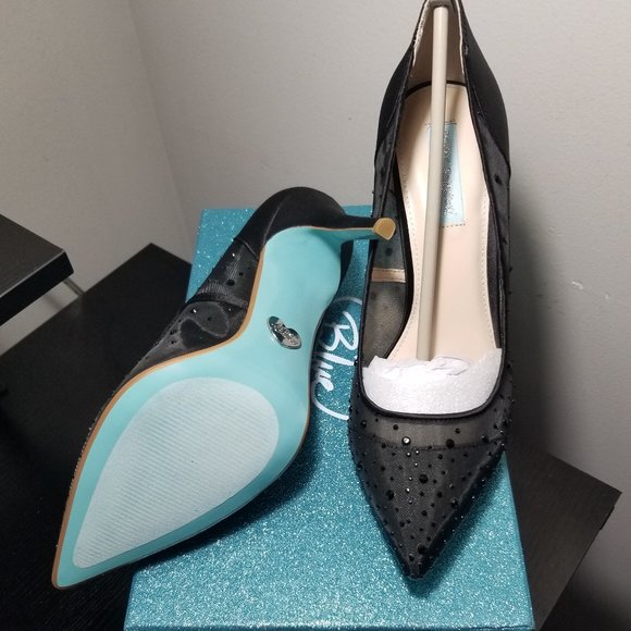 Betsey Johnson - Picture 4 of 5